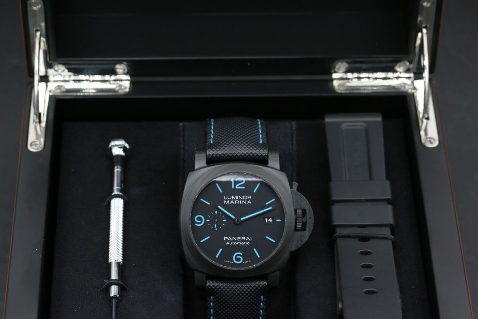 Panerai Luminor Marina Carbotech PAM01661 Image 4